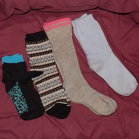 four pairs of socks will fit small to medium size feet - Picture 2 of 12